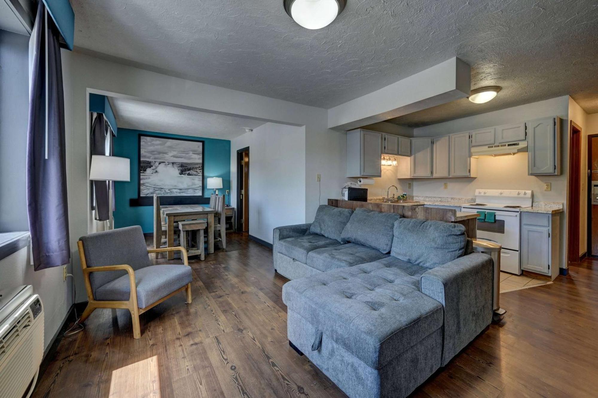 Super 8 By Wyndham Gardiner/Yellowstone Park Area Exterior foto