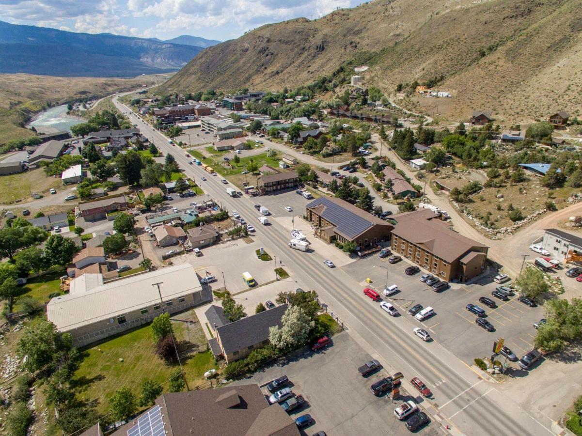 Super 8 By Wyndham Gardiner/Yellowstone Park Area Exterior foto